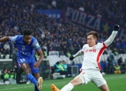 开云官网-中超赛场再现惊人一幕，球员意外受伤离场的简单介绍