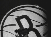 开云体育直播-篮网队逆转战胜猛龙，气势如虹