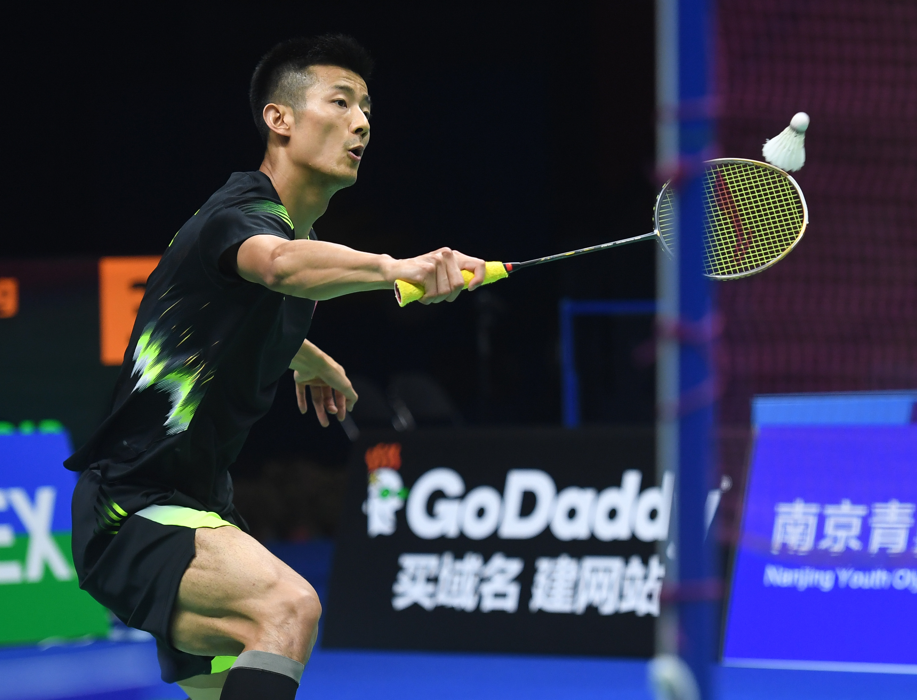 英格兰羽毛球队完胜法国羽毛球队,谌龙三分雨点燃全场 英格兰羽毛球队完胜法国羽毛球队,谌龙三分雨点燃全场