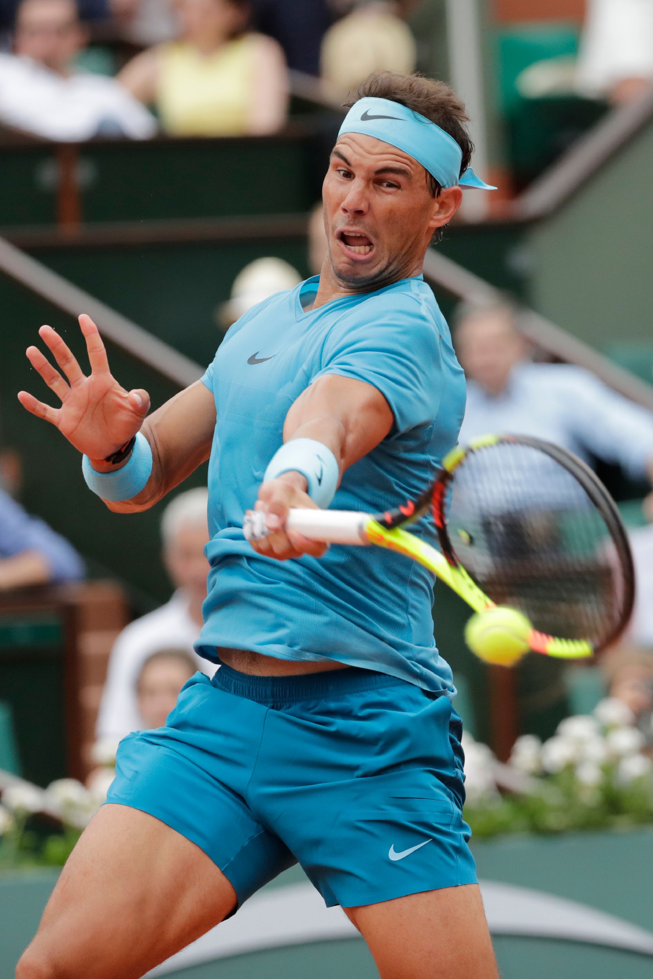 包含法国网球队险胜西班牙网球队，纳达尔关键制胜的词条