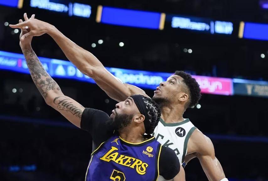 包含勇士B队碾压雄鹿,拉塞尔制霸全场的词条 包含勇士B队碾压雄鹿,拉塞尔制霸全场的词条