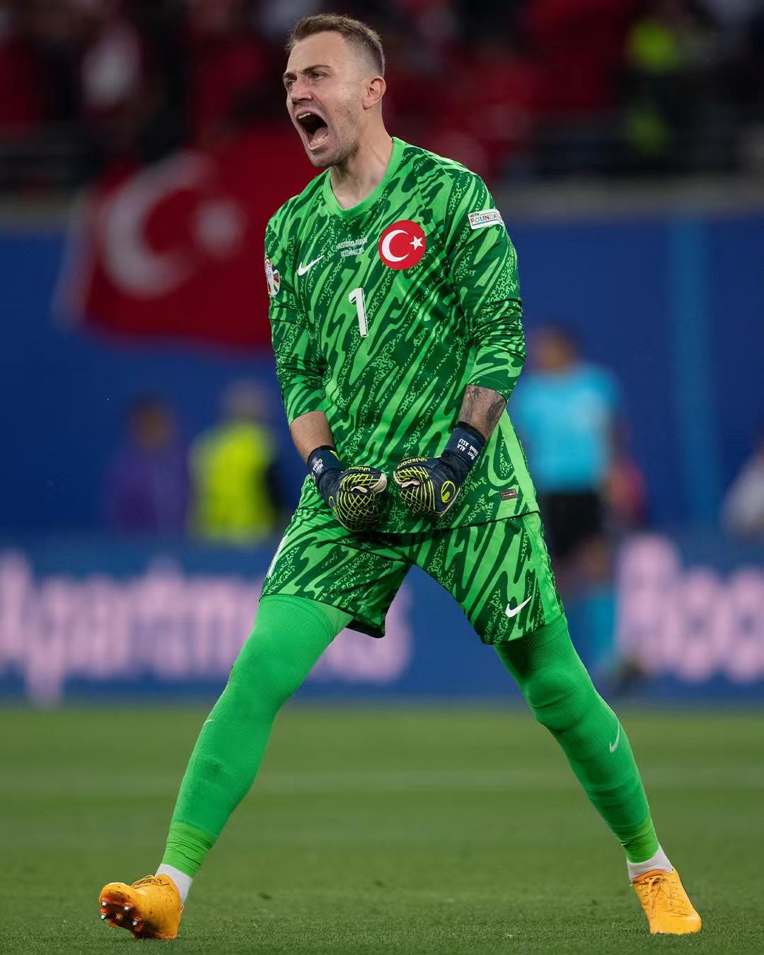 关于土耳其完胜荷兰,佩德里高光表现的信息 关于土耳其完胜荷兰,佩德里高光表现的信息