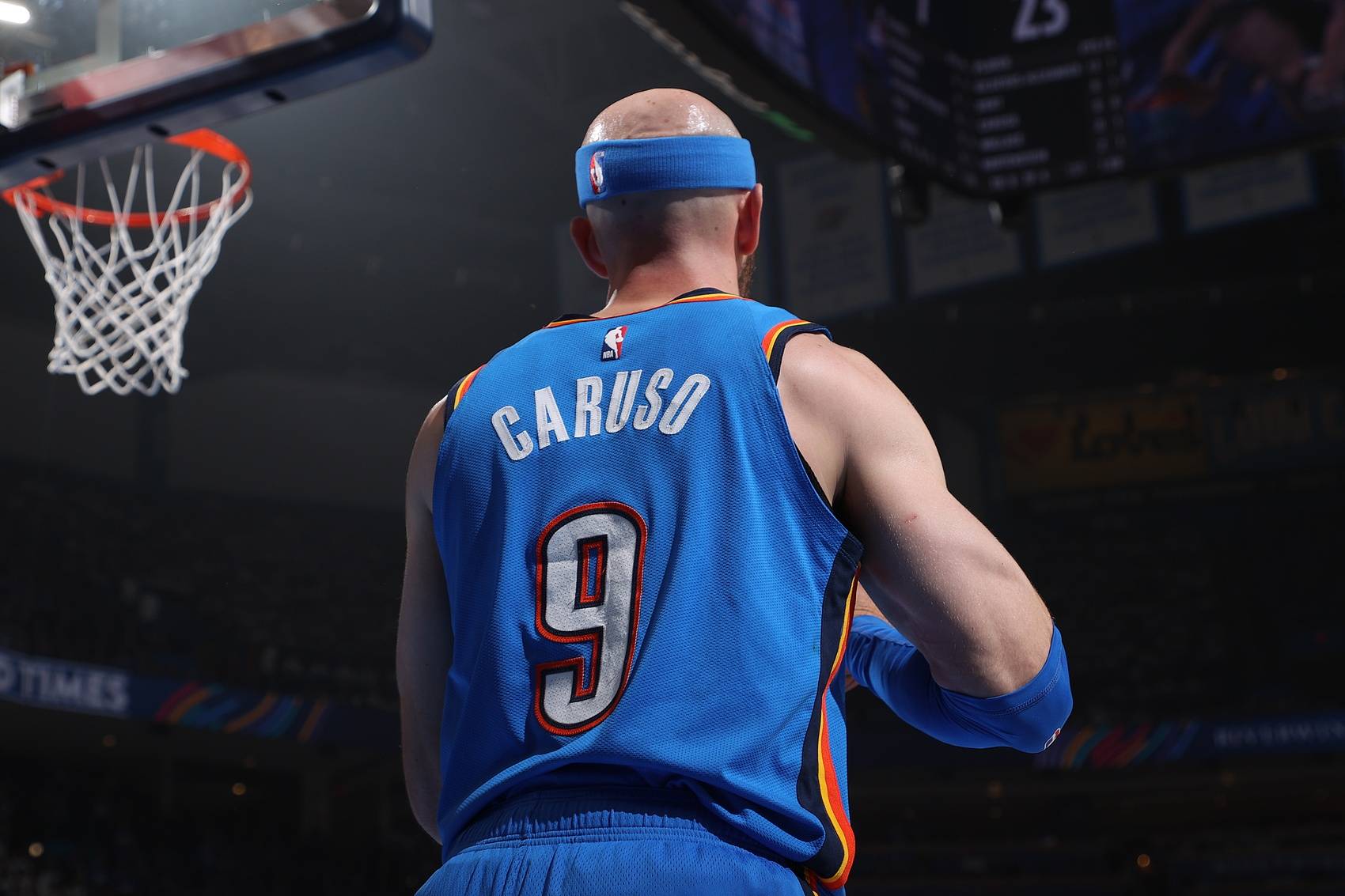 湖人轻取阿根廷男篮，卡鲁索三分雨点燃全场