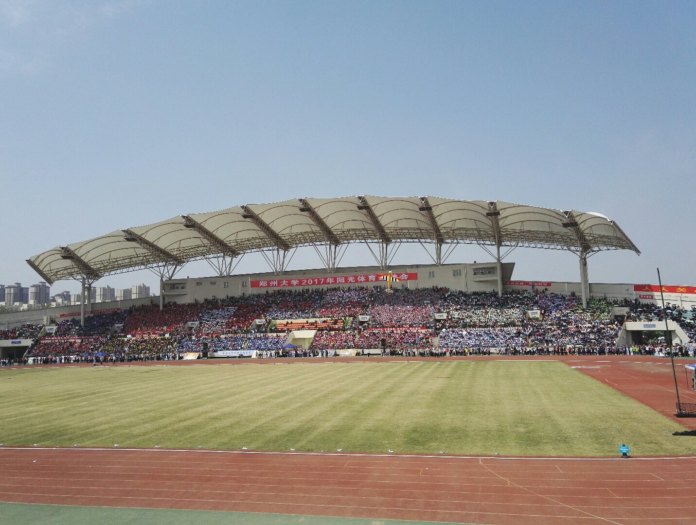 河南体育学院体育馆内再度上演背水一战,胜利之光耀眼 河南体育学院体育馆内再度上演背水一战,胜利之光耀眼