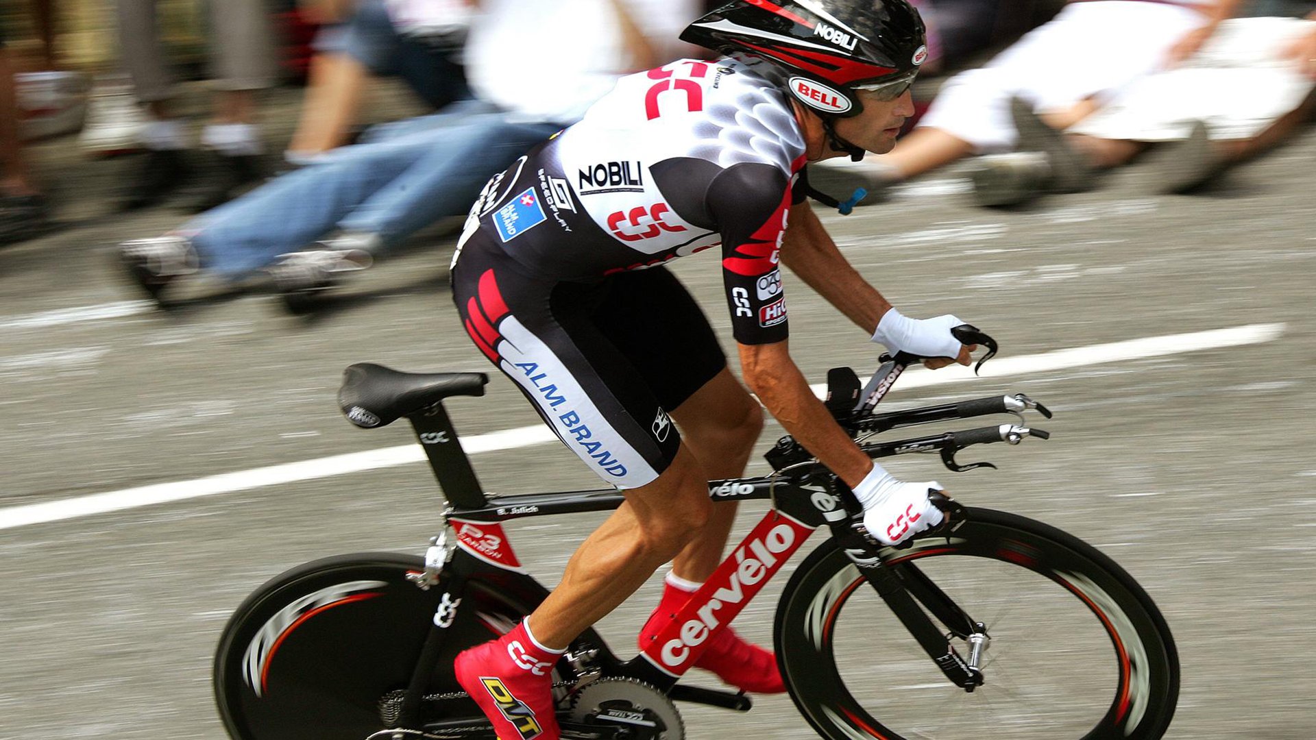 库里式关键先生降临CBA，新疆铁血防守锁死广东，改写争冠格局