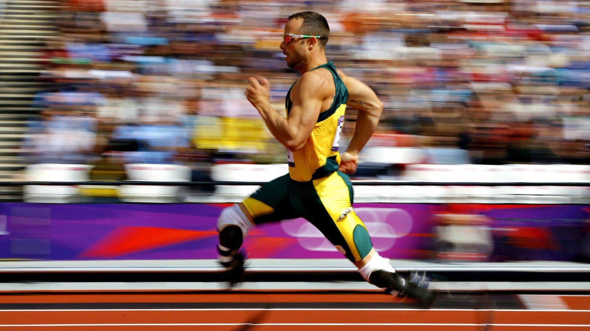 米兰德比见证蓝黑风暴,国际米兰战术冲垮AC米兰,C罗火热状态引发足坛新思考