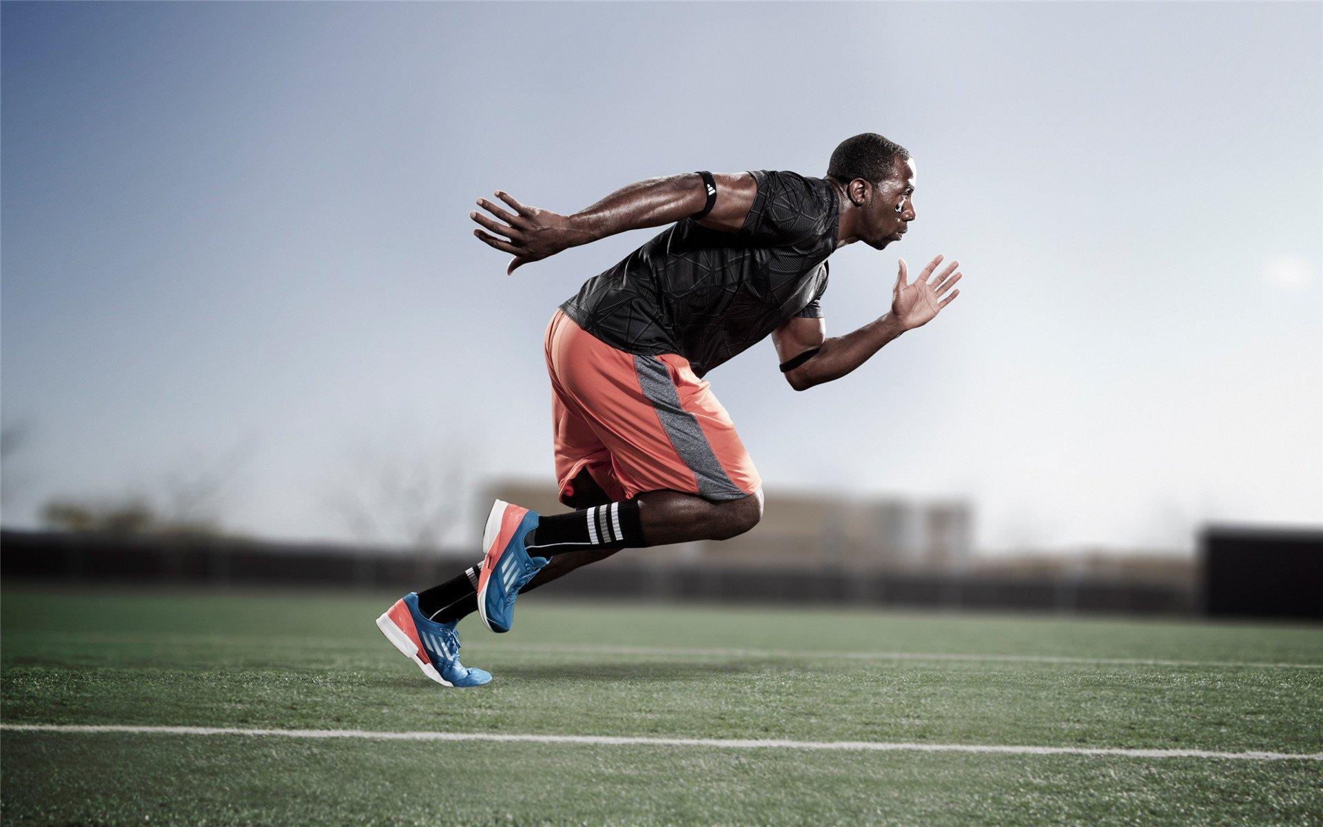 太阳险胜上海队，利拉德在美加墨世界杯接管比赛，跨越时空的竞技传奇